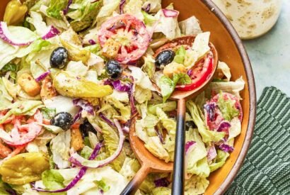 Thumbnail for Copycat Olive Garden Salad Recipe